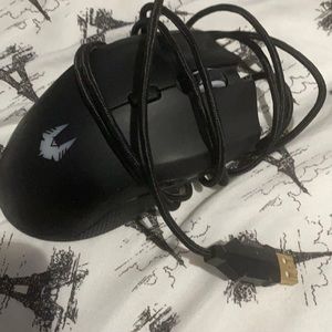 Gaming mouse front wolf lights up.